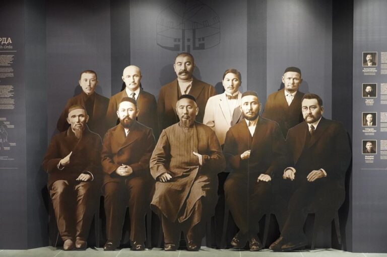 «АЛАШ-КЕҢЕС ЗИЯЛЫЛАРЫ» залы: