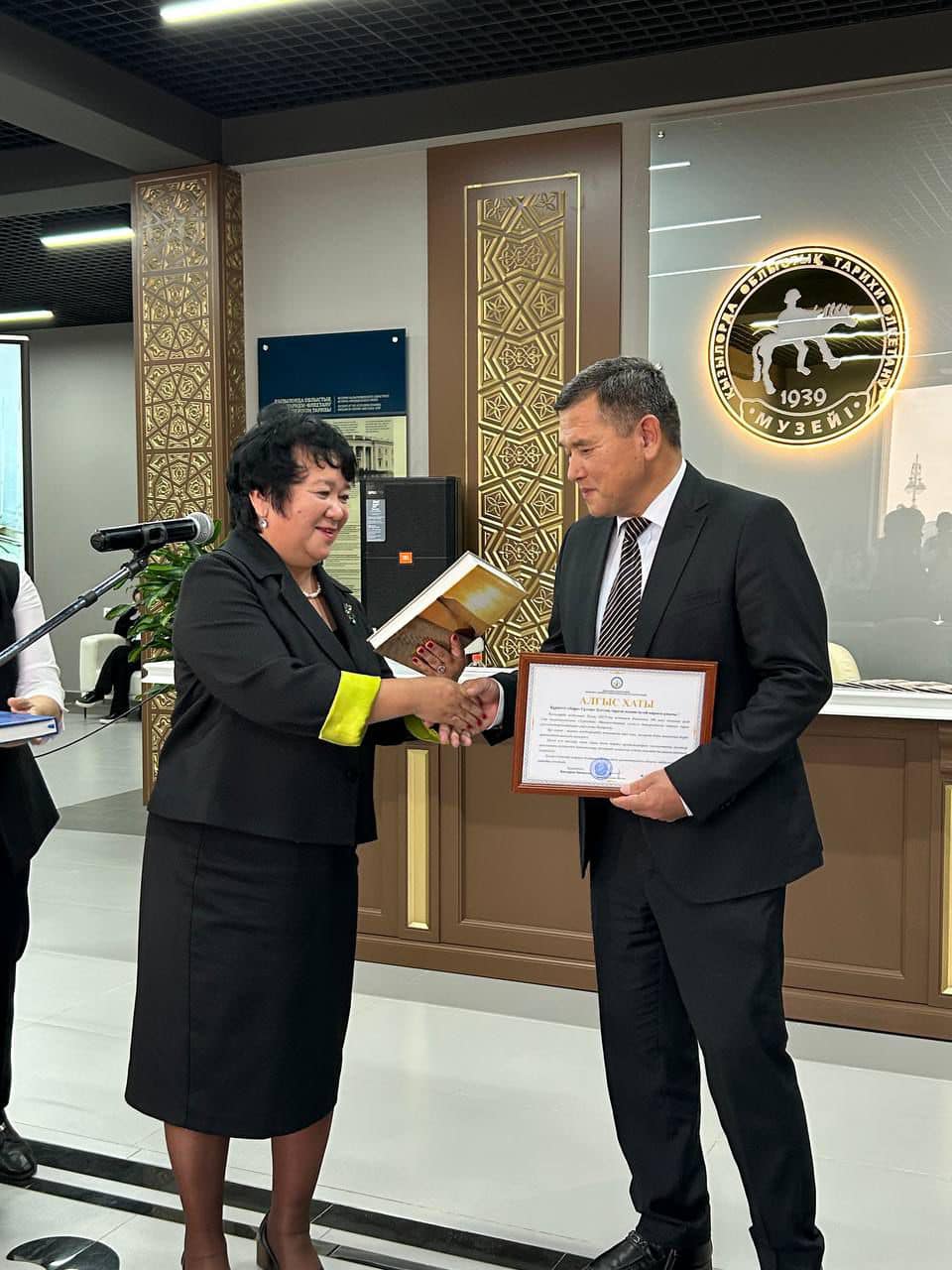 Read more about the article Мыңжылдықтар сәулесі» атты республикалық көшпелі көрмесінің салтанатты ашылу рәсімі өтті.