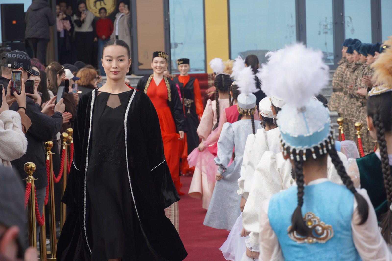 Read more about the article «СӘН МЕН СЫР: АЙМАН ӘЛЕМІ» көрме-дефилесі